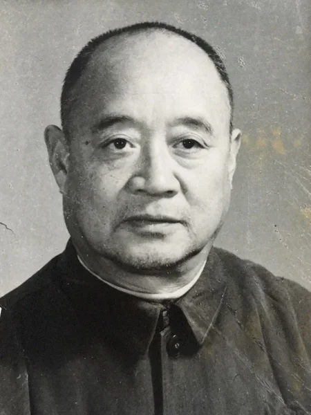 李庆同志