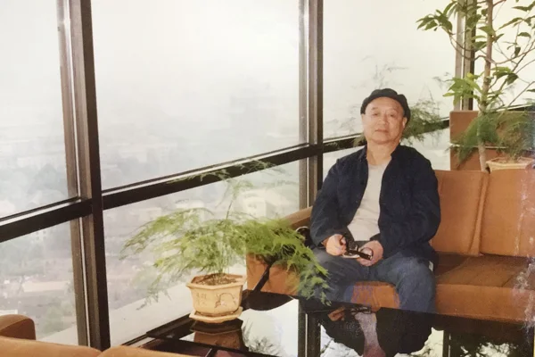 李庆同志