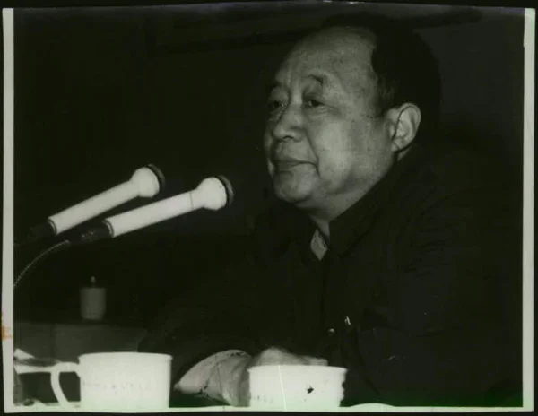 李庆同志